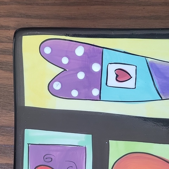 NAYLOR DESIGNS Hand Painted Hearts Valentine's Hanging Plate (9.75” x 9.75”) - Picture 4 of 10